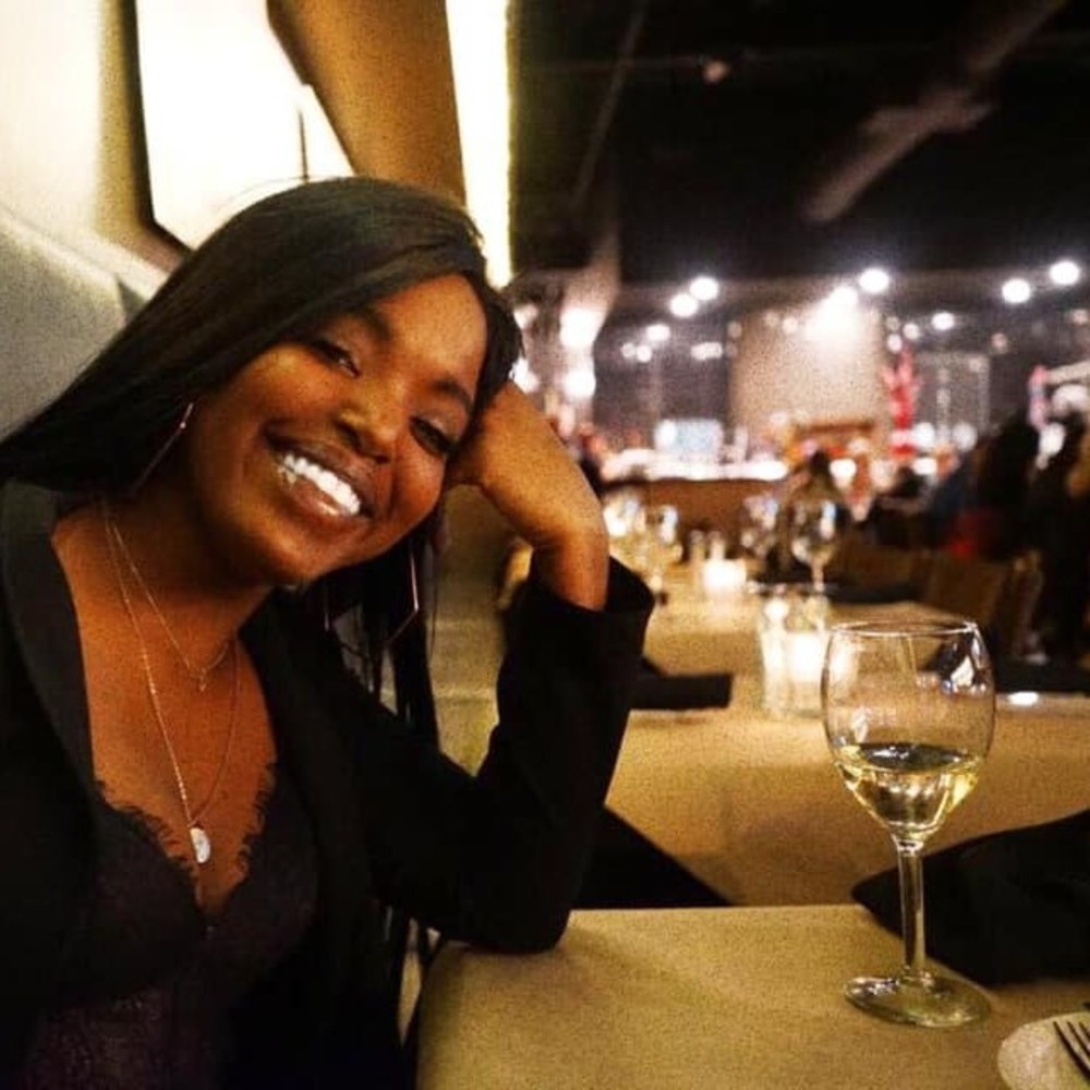 Meet your Posher, Maya